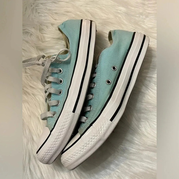 Converse Chuck Taylor All Star Women’s Size 8 Shoes
Mint Green Sneakers - Picture 9 of 11